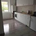 Ideale Fur Geschaftsreisende, Studenten, Monteure In *