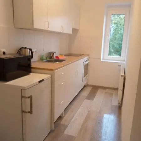 Ideale Fur Geschaftsreisende, Studenten, Monteure In * Essen