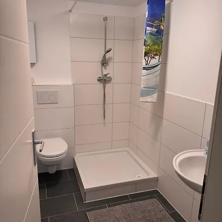 Ideale Fur Geschaftsreisende, Studenten, Monteure In *