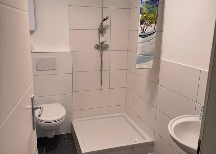 Ideale Fur Geschaftsreisende, Studenten, Monteure In *